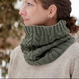 Hand knit cowl